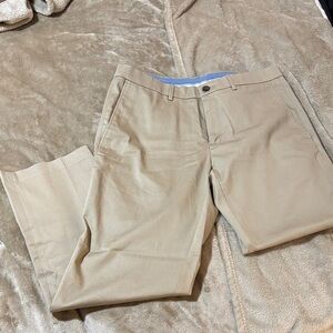 Haggar Men's Classic Khaki Chinos